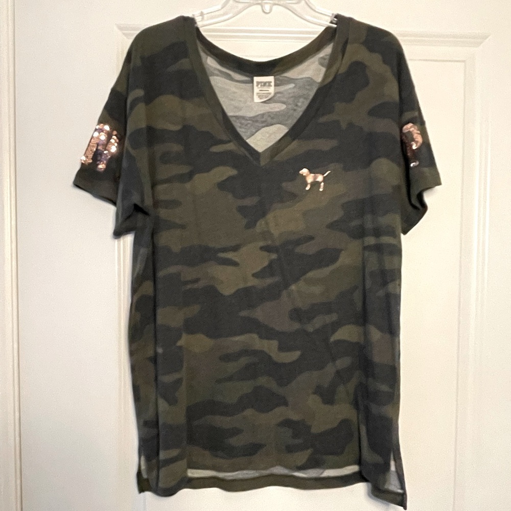 Pink camo top size large
